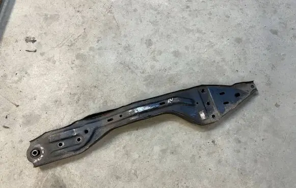 Chrysler Town & Country V Front subframe 05147040AE 05147039AE