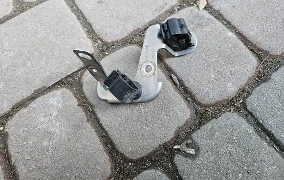 Opel Astra K Other engine bay part 55496366