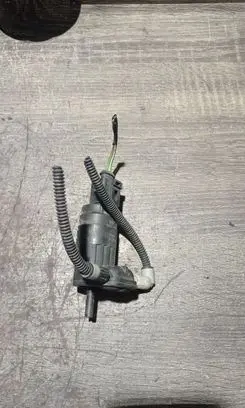 Skoda Octavia Mk2 (1Z) Windscreen/windshield washer pump 1K6955651