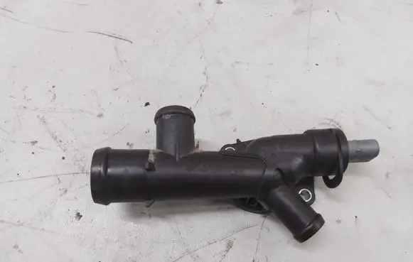 Engine coolant pipe/hose