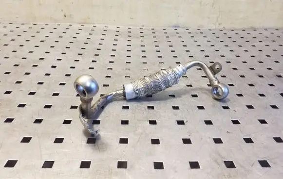 Coolant pipe/hose