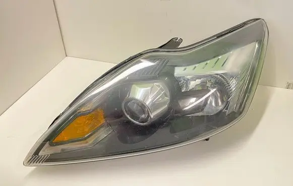 Ford Focus Headlight/headlamp 8M5113D155CD