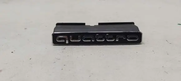 Audi Q3 8U Other badges/marks 8U0853736B