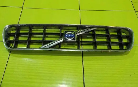 Volvo C70 Front bumper upper radiator grill 10AB46 7340C10482B84D41B8