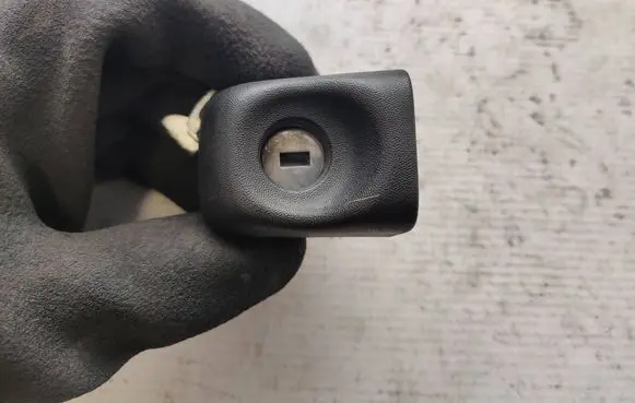 Renault Master III Front door lock (next to the handle) 502846