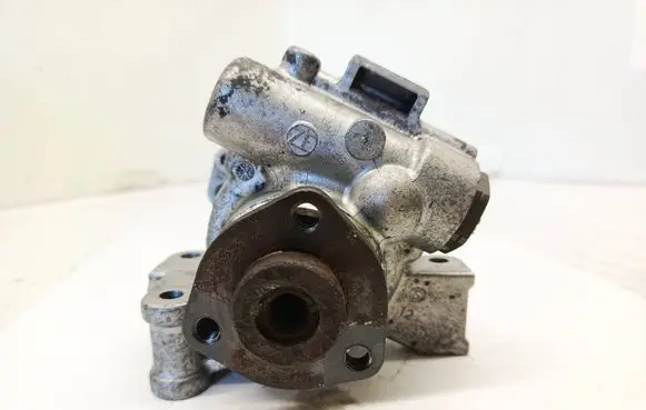 Mercedes-Benz Vito Viano W638 Power steering pump 91208
