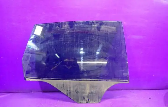 Seat Toledo III (5P) Front door window glass four-door