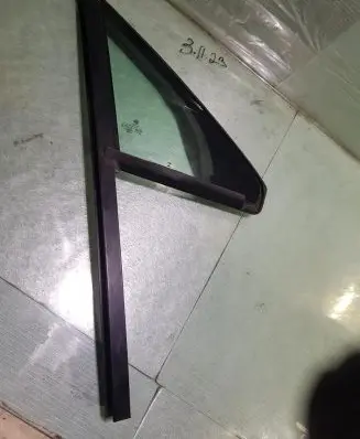 Volkswagen Touareg III Front door window glass four-door 760845114A