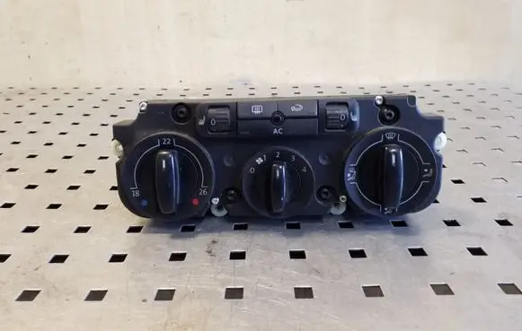 Volkswagen Tiguan Climate control unit 5M2820045A 5HB00932727