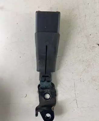 Toyota Prius (NHW20) Rear seatbelt buckle 
