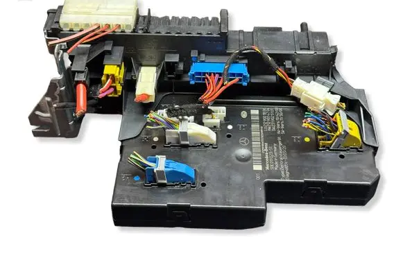 Mercedes-Benz E W212 SAM control unit 2129001806 5DK01102351 2319025101