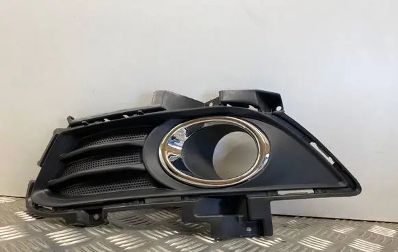 Ford Mondeo MK V Front fog light trim/grill DS7319953BBW