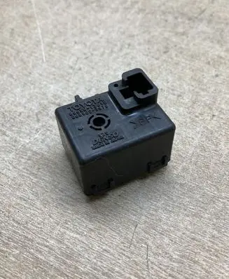 Toyota Avensis T250 Other relay 8665013010 0689003570