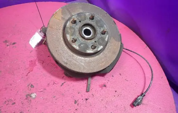 Toyota Auris 150 Front wheel hub spindle knuckle