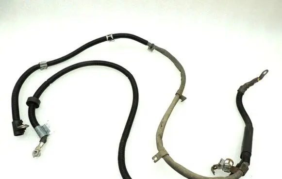 Mercedes-Benz GLK (X204) Positive cable (battery) A2044404907 2044404907