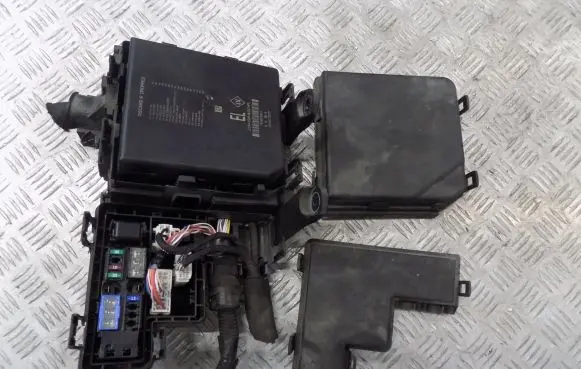 Renault Kadjar Fuse box set 284B69501R
