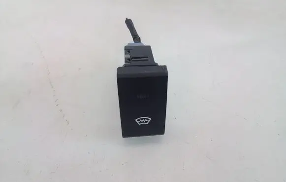 Hyundai i30 Windscreen/window heater switch