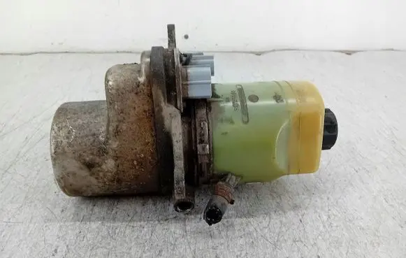 Ford Focus Power steering pump 4M513K514CC