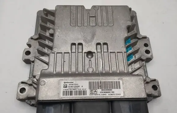 Peugeot 208 Engine control unit/module S180123008A 9800268980 9666681180