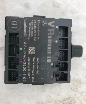 Mercedes-Benz B W246 W242 SAM control unit A1669005611 68201426 69028305