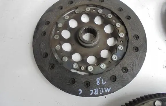 Mercedes-Benz E W124 Clutch set kit 835089VAL
