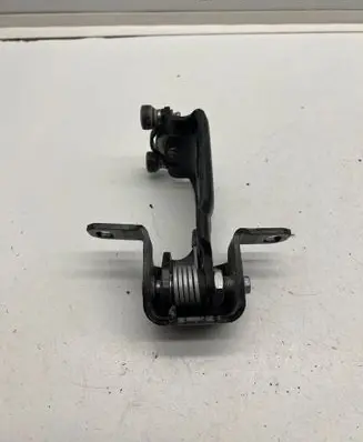 Mercedes-Benz Vito Viano W447 Sliding door middle roller runner A4477600447