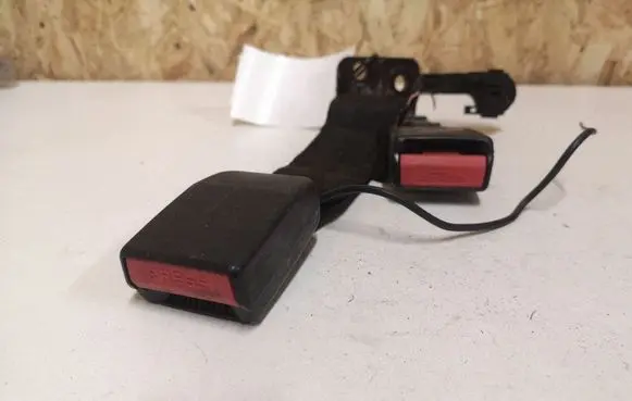Peugeot 607 Rear seatbelt buckle 0031289F3
