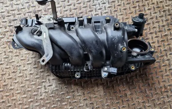 Nissan X-Trail T32 Intake manifold 3YM1A 0120105161