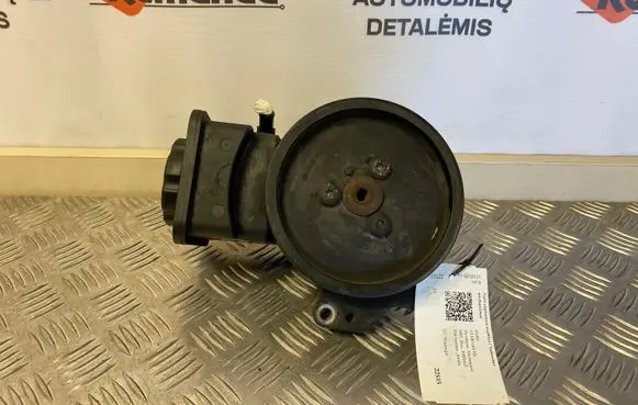 BMW X3 E83 Power steering pump 32417787106