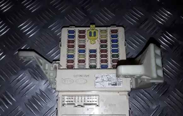 Hyundai Sonata Fuse module 919503K070
