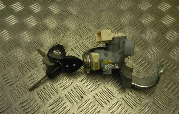 Toyota Verso Ignition lock 897830F010 M4699