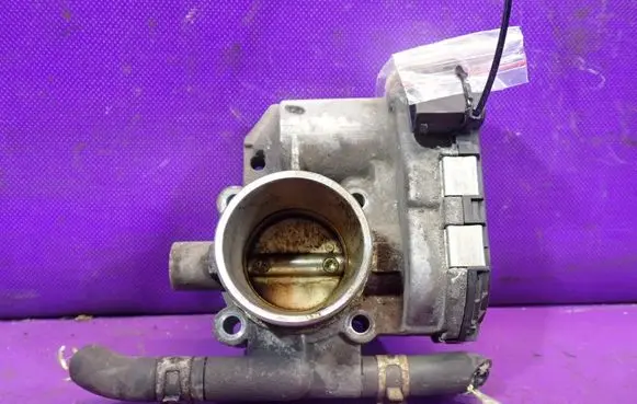 Opel Corsa C Throttle body valve 