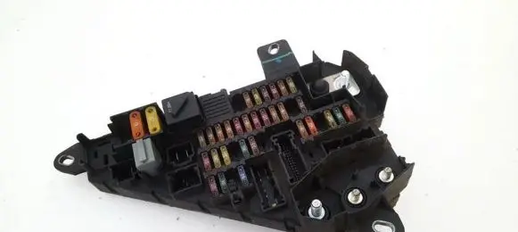 BMW 5 E60 E61 Fuse box set 690658806
