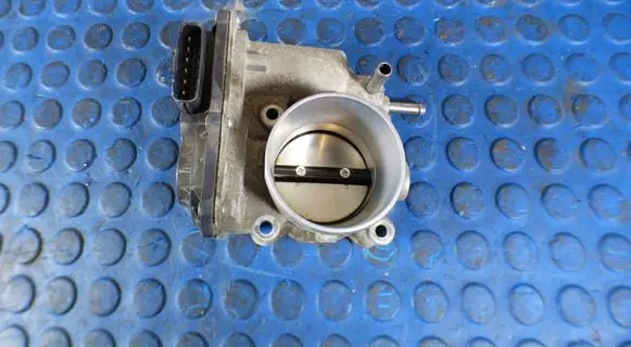 Toyota Auris E180 Throttle valve CART220300T110 220300T110 8D26