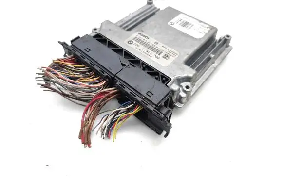 BMW 3 E90 E91 Engine control unit/module 7811700 0281015043 7811669