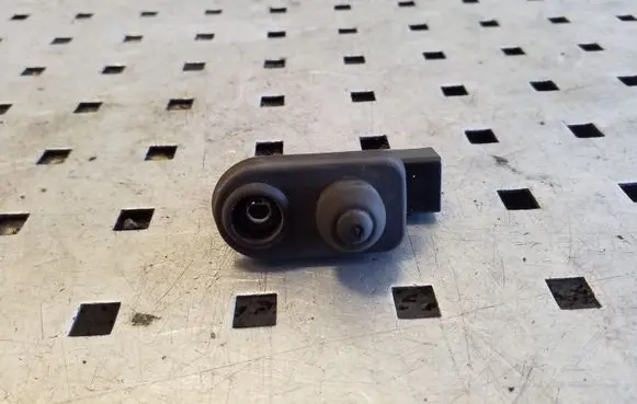 Mitsubishi L200 Front door sensor 