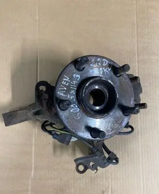 Toyota Avensis T250 Front wheel hub spindle knuckle 05060