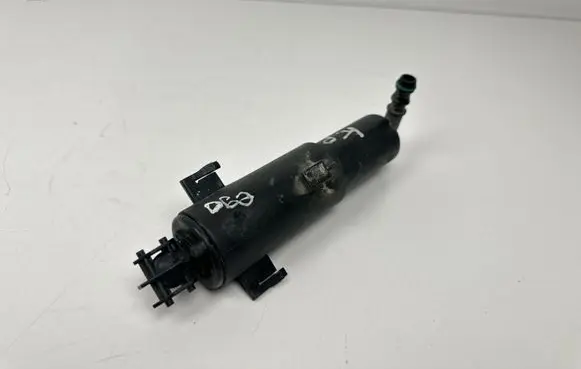 BMW 3 E90 E91 Headlight washer spray nozzle 13037710