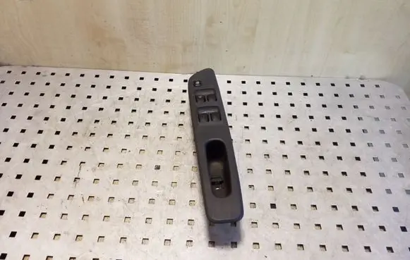 Mitsubishi Space Wagon Electric window control switch