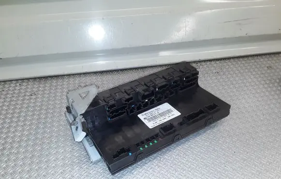 Mercedes-Benz E W211 Fuse module 2115452101 5DK00804750