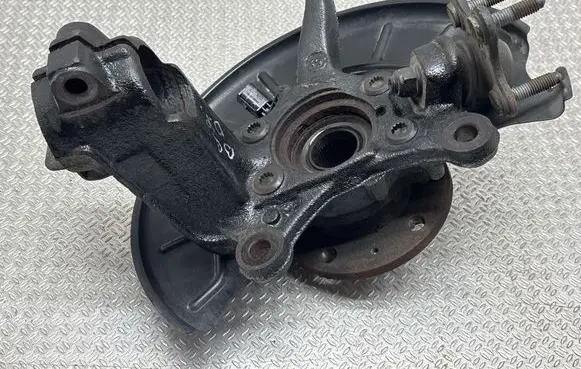 Volkswagen PASSAT B8 USA Front wheel hub spindle knuckle 1K0615312F