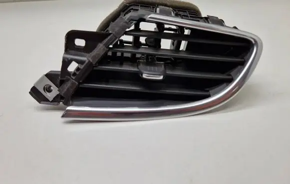 Buick Encore I Dashboard side air vent grill/cover trim 42524489
