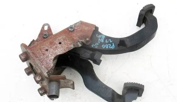 Peugeot 206+ Pedal assembly 