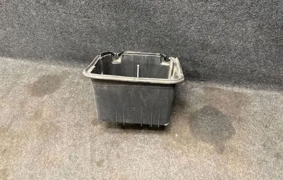 Ford Mustang VI Battery box tray FR3B10723A M340E 0000367