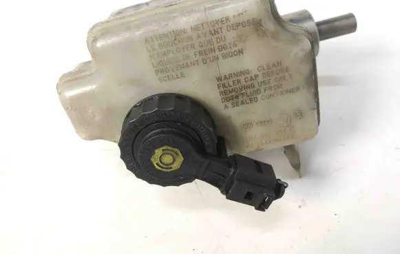 Master brake cylinder