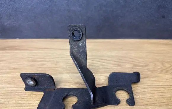 Opel Vivaro Gear shift cable bracket