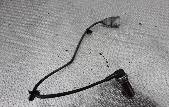 Volkswagen Golf IV Crankshaft position sensor 038907319A