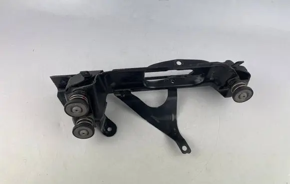 Audi e-tron A/C compressor mount bracket 4KE820195AC 4KE820195