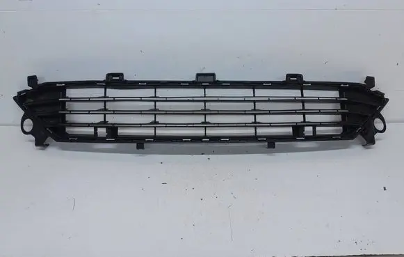 Renault Clio IV Front bumper lower grill 622548177R