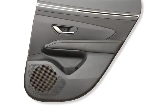Hyundai Tucson IV NX4 Coupe rear side trim panel V401050 83320N7000N